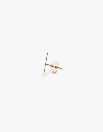 Long Staple Stud in Yellow Gold