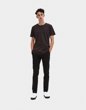Slim Chino in Black
