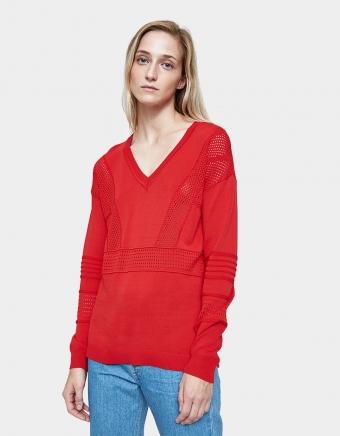 Athletic Pullover in Red