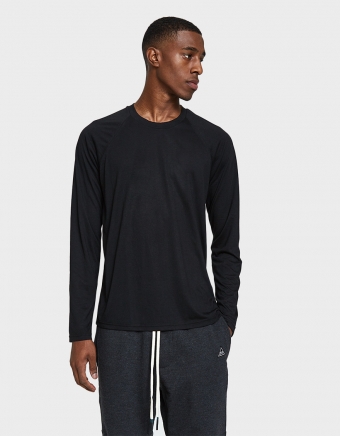 Raglan Tech Tee in Black