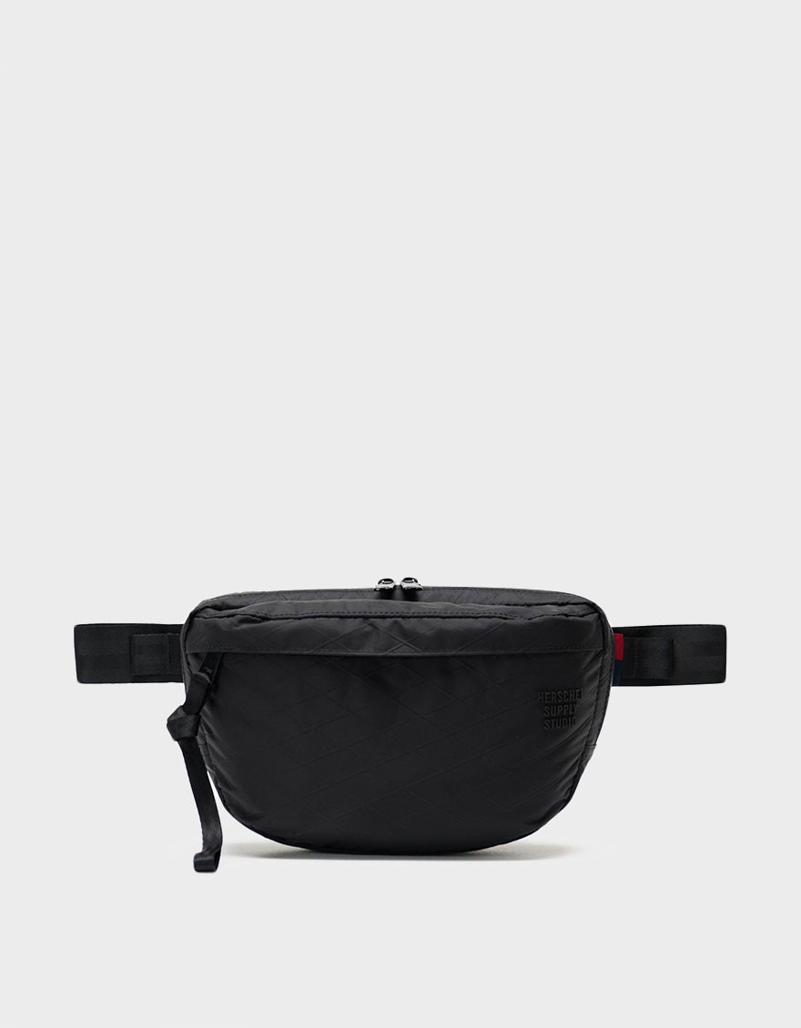 Studio Nineteen Hip Pack in Black