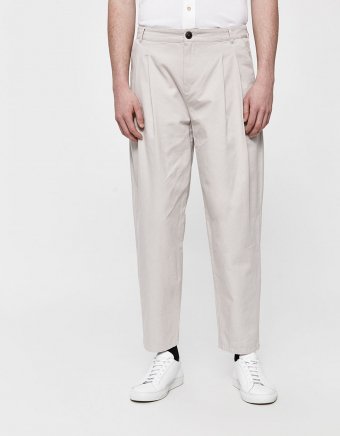 Pleated Wide Trouser